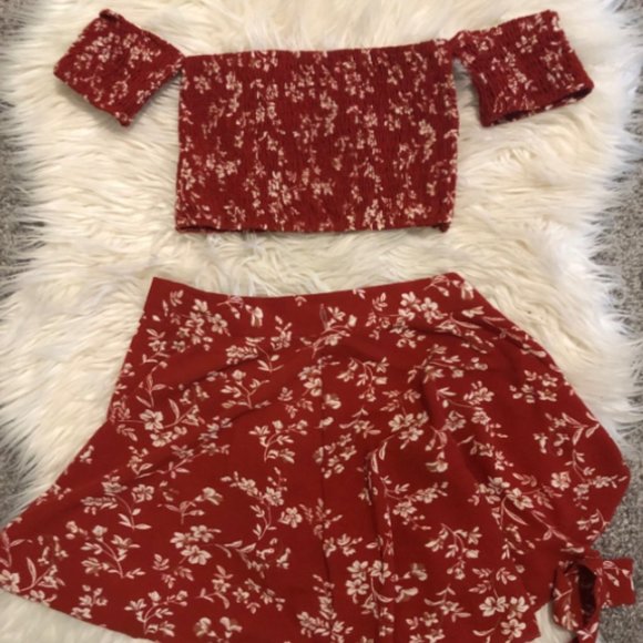 Set: Floral Print Off-Shoulder Crop Top + Mini Skirt - Picture 4 of 4